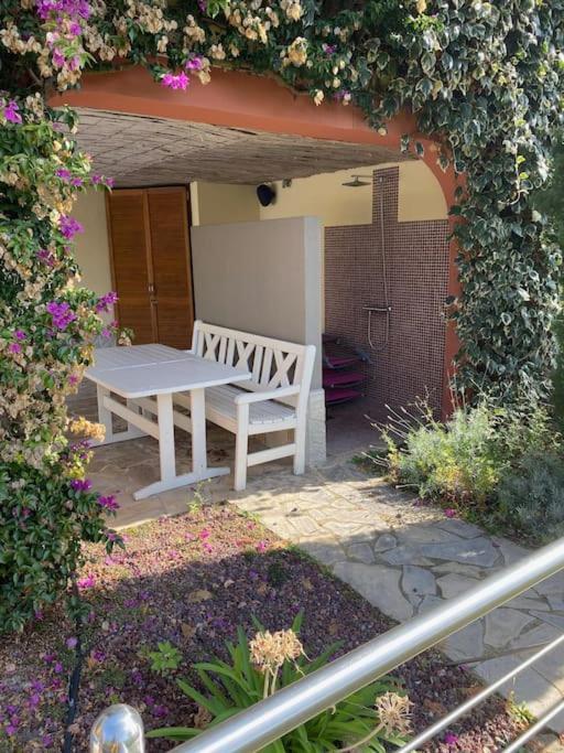 The 3 Singing Palms Villa Lloret de Mar